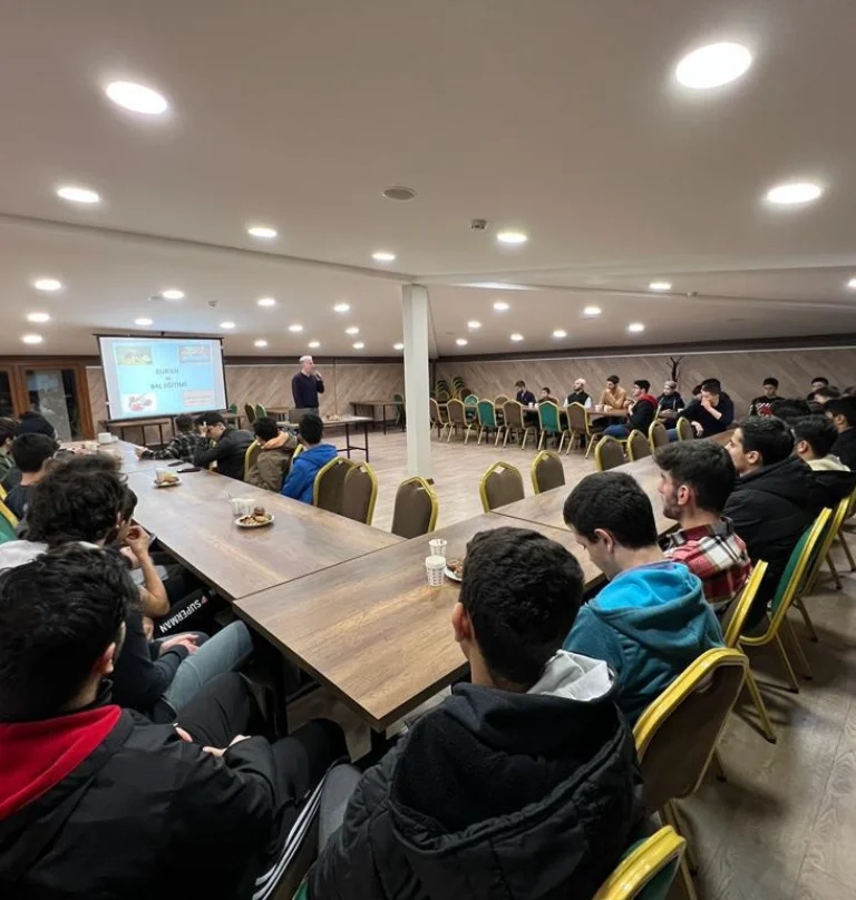 Eğitimci Yazar İbrahim Çoraklı Bal Eğitimi Konferansı 3