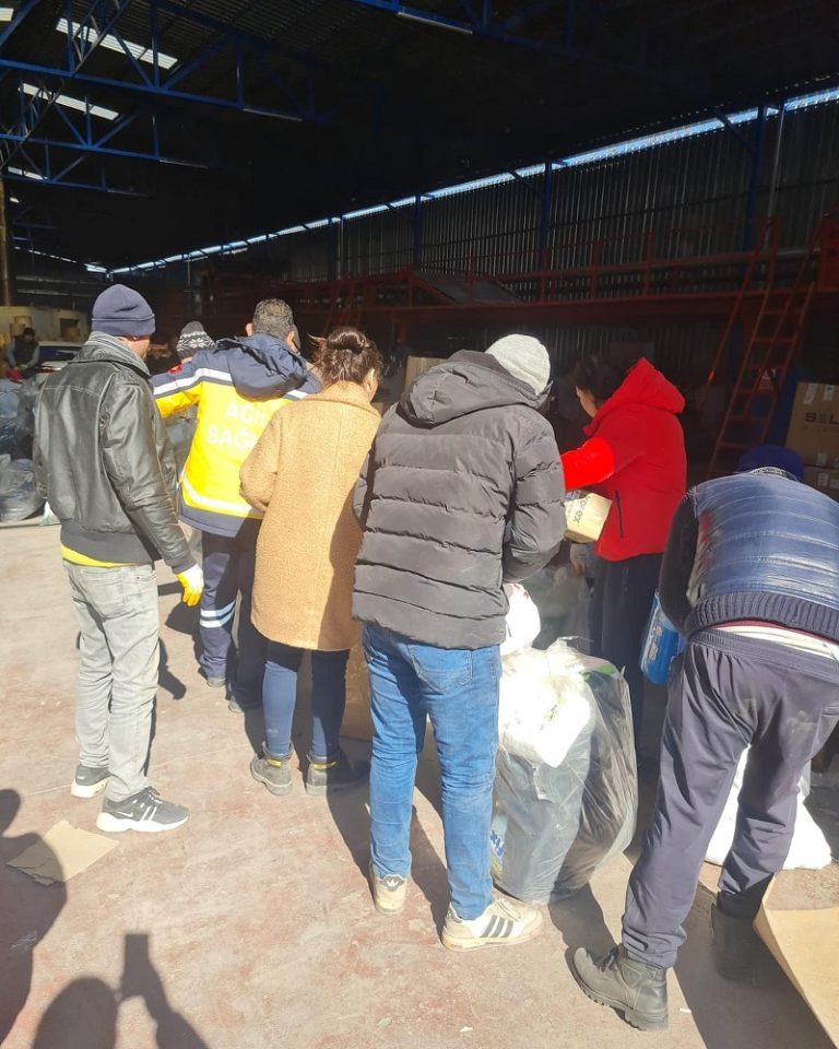 Depremzedelere Yardım 2