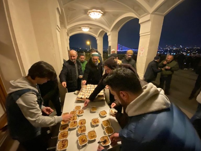 Cennet Cami Berat Kandili Programı 4
