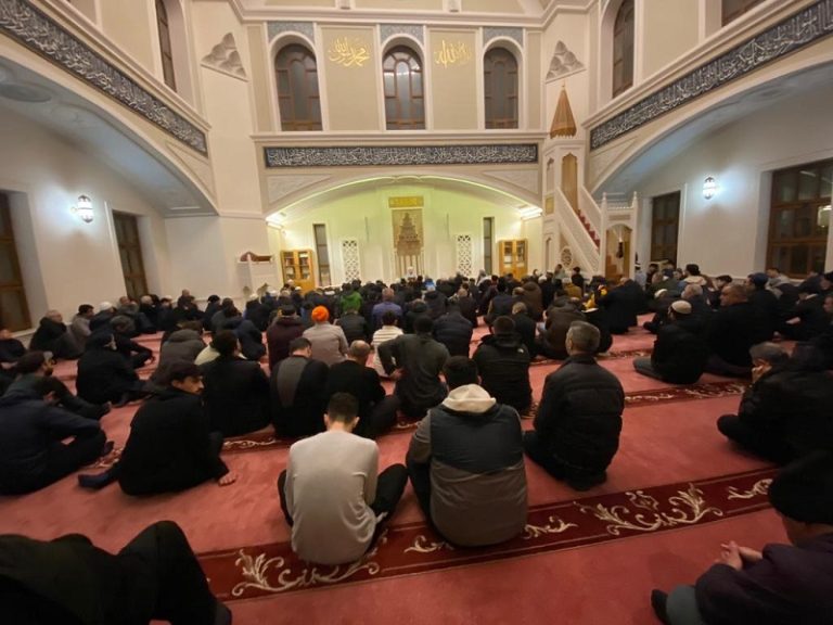 Cennet Cami Berat Kandili Programı 3