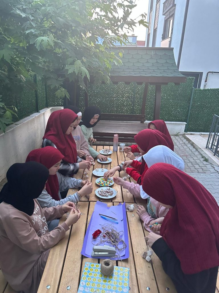 Çayırova Kız Kur’an Kursumuzun El işi Etkinliği 2