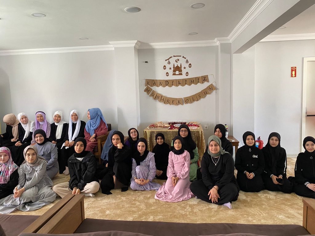 Çayırova Kız Kur’an Kursu Mevlid Kandili Programı
